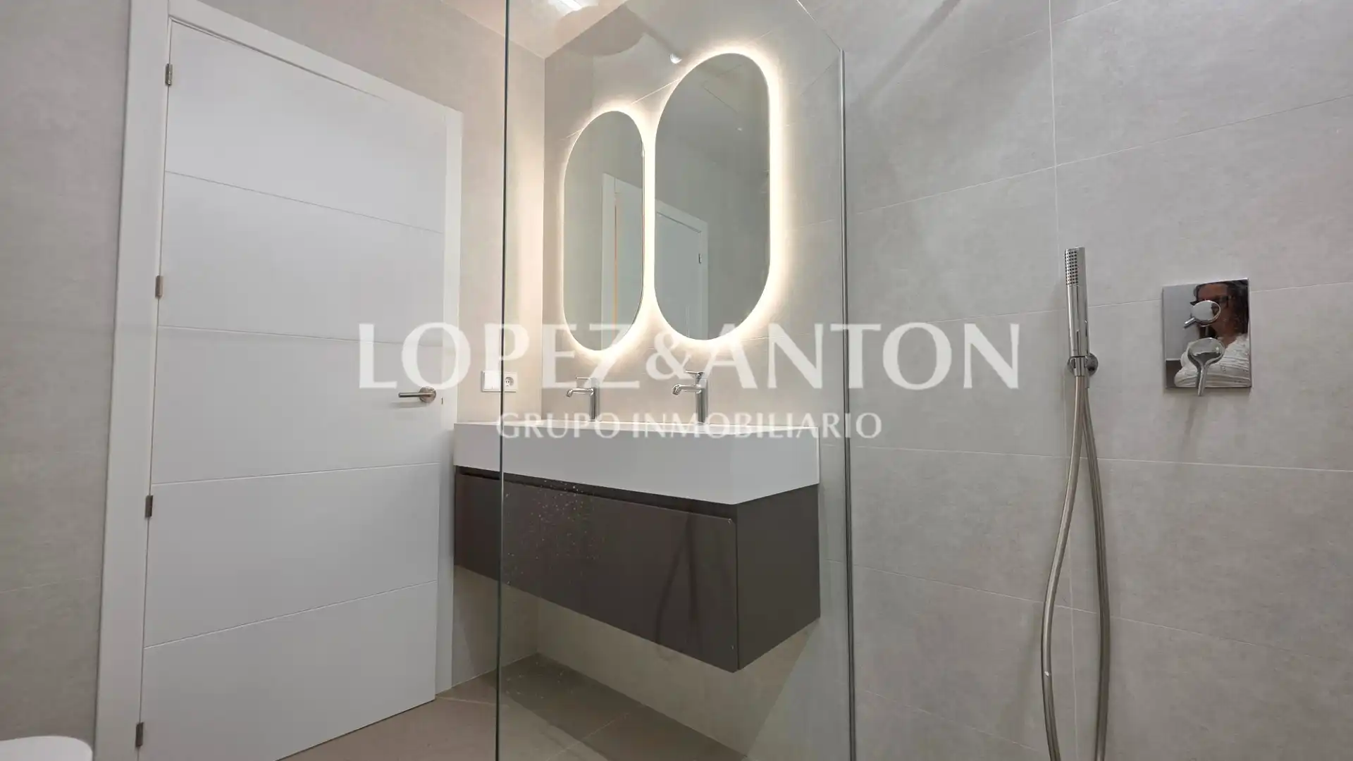 Baño de Casa adosada en venta en Benaguasil con Aire acondicionado, Calefacción y Terraza