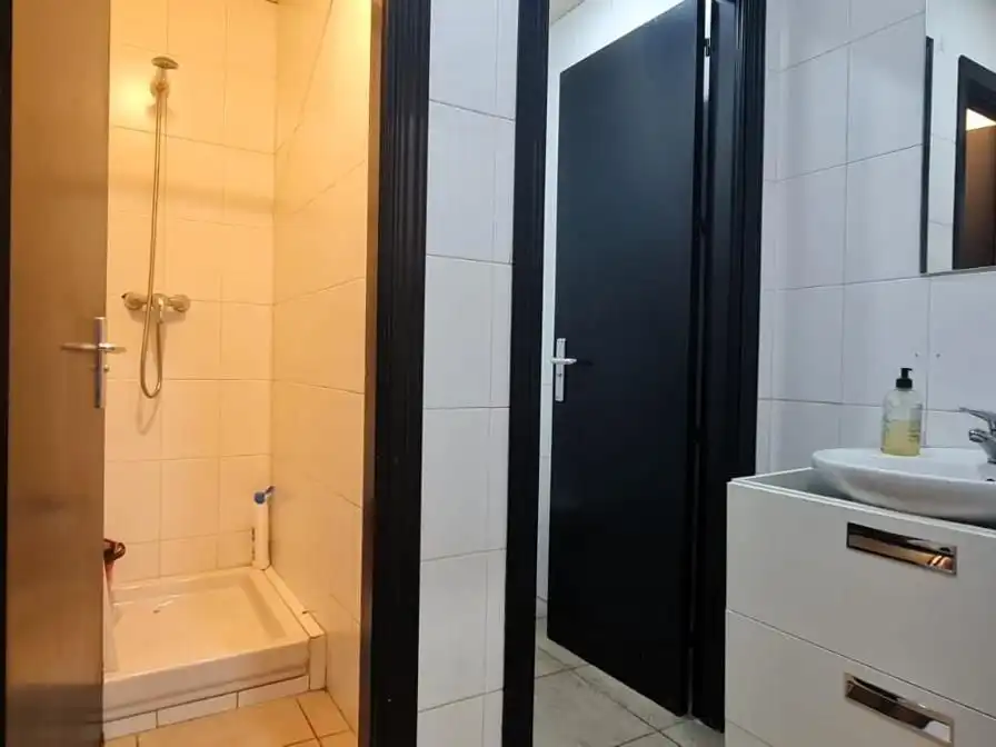 Baño de Local en venta en Camarma de Esteruelas con Alarma