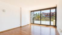 Sala d'estar de Pis en venda en Gavà amb Aire condicionat, Piscina i Balcó