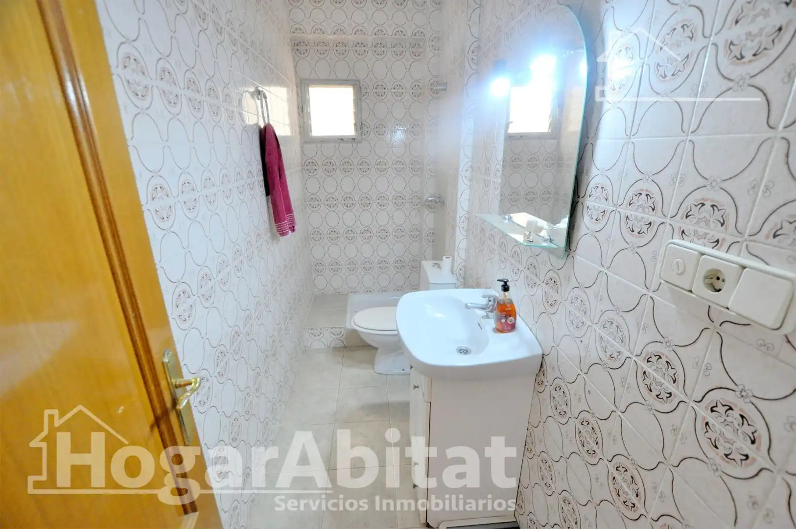 Bathroom of Flat for sale in Burjassot  with Air Conditioner, Heating and Terrace