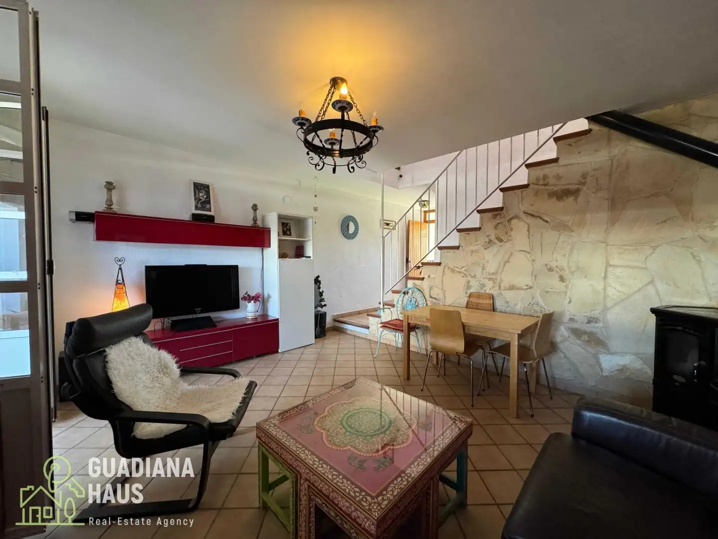Sala d'estar de Casa adosada en venda en Ayamonte amb Terrassa