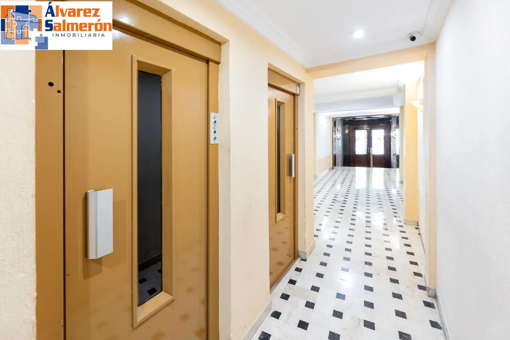 Flat for sale in Granada