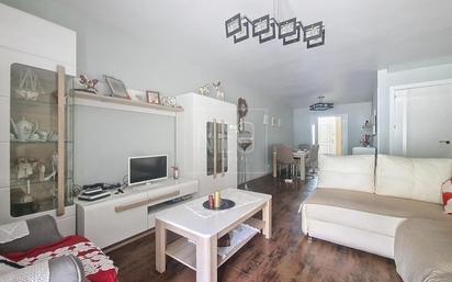 Sala d'estar de Casa adosada en venda en Getafe amb Terrassa