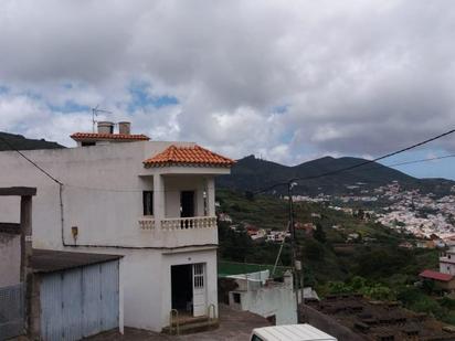 Vista exterior de Casa o xalet en venda en Teror amb Balcó