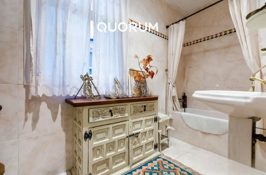 Baño de Piso en venta en Getxo  con Calefacción, Terraza y Trastero