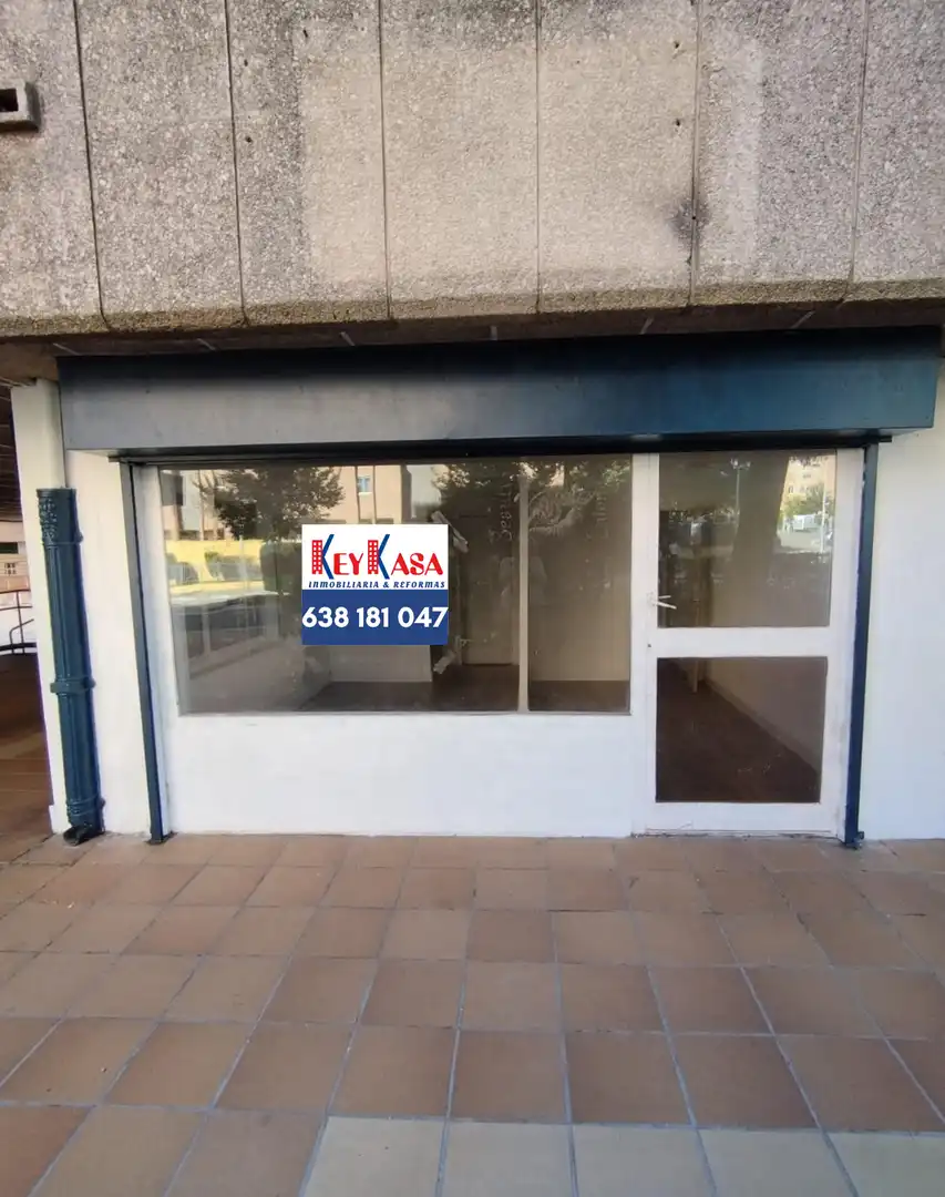 Locale commerciale in affitto a Calle de Mateo Seoane Sobral, imagen 3