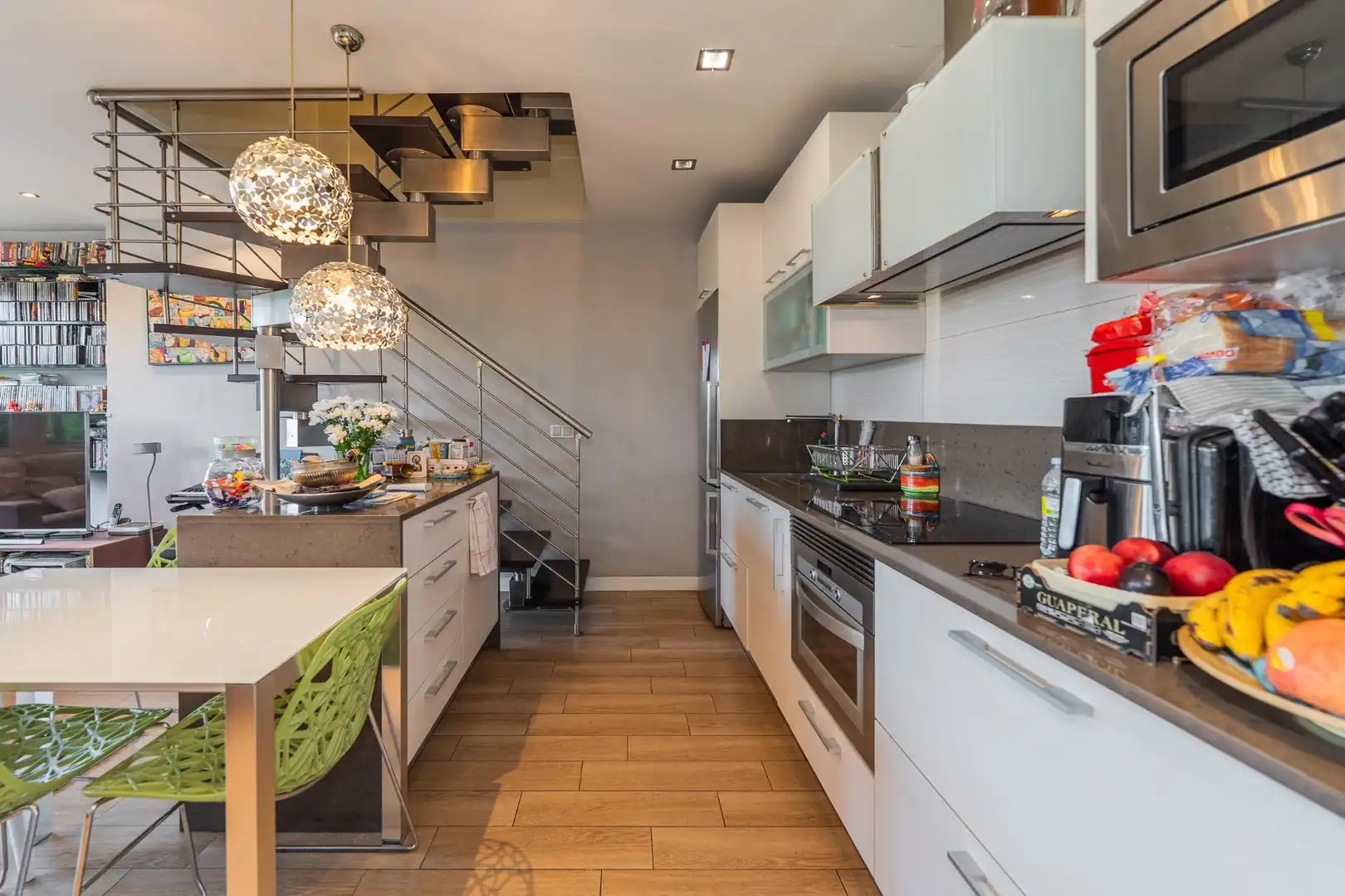 Küche von Maisonette zum Verkauf in La Moraleja mit Klimaanlage, Heizung und Privatgarten