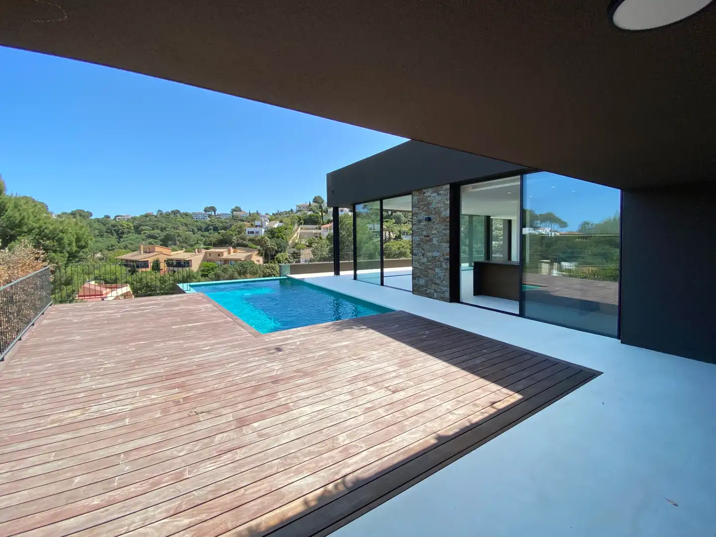 Terrassa de Casa o xalet en venda en Girona amb Aire condicionat, Calefacció i Jardí privat