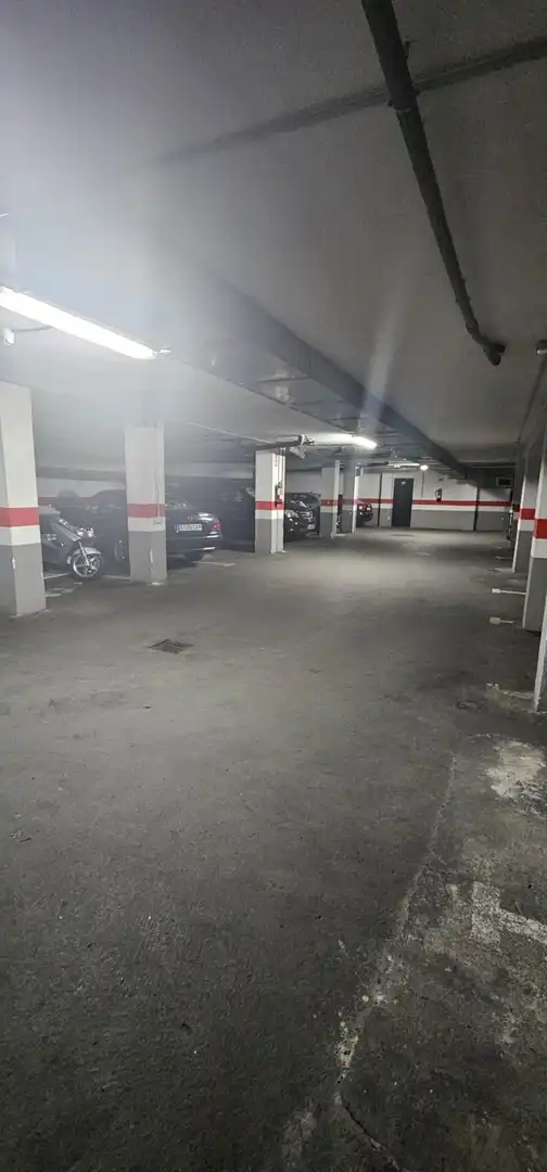 Parkplatz von Garage zum Verkauf in Granada