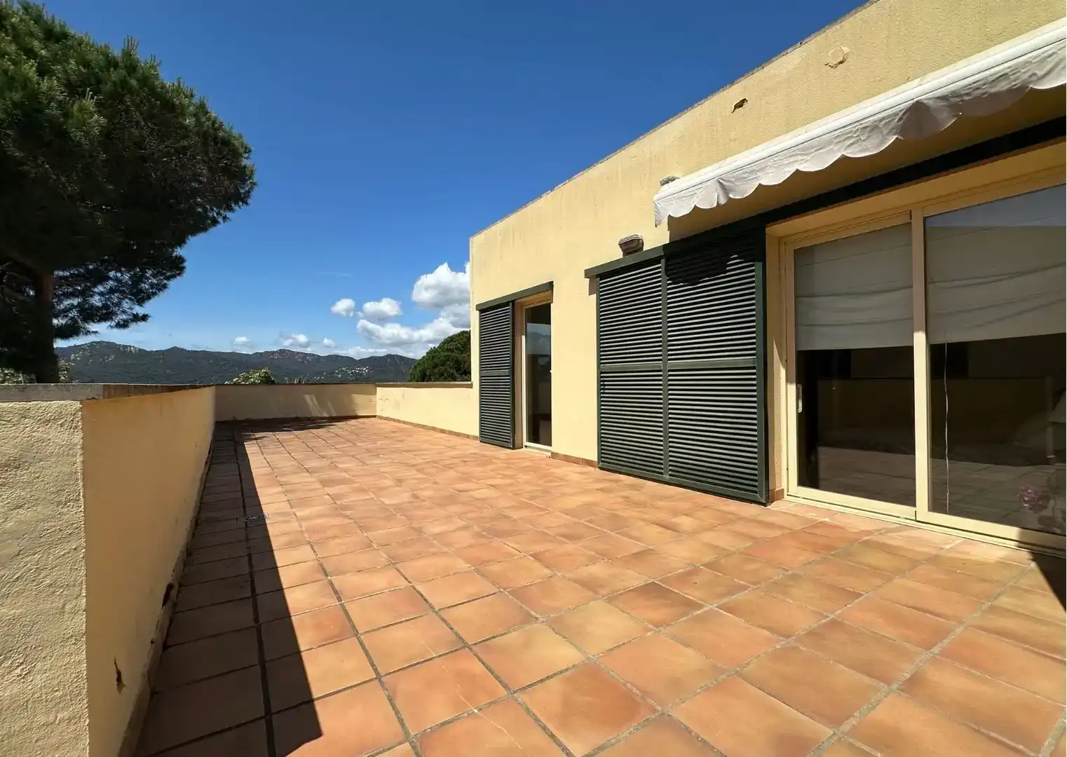 Terrassa de Casa o xalet en venda en Sant Feliu de Guíxols amb Aire condicionat, Piscina i Balcó