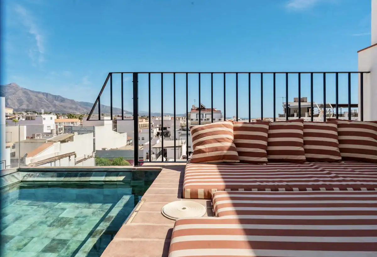 Adosado con piscina en venta en San Pedro de Alcántara