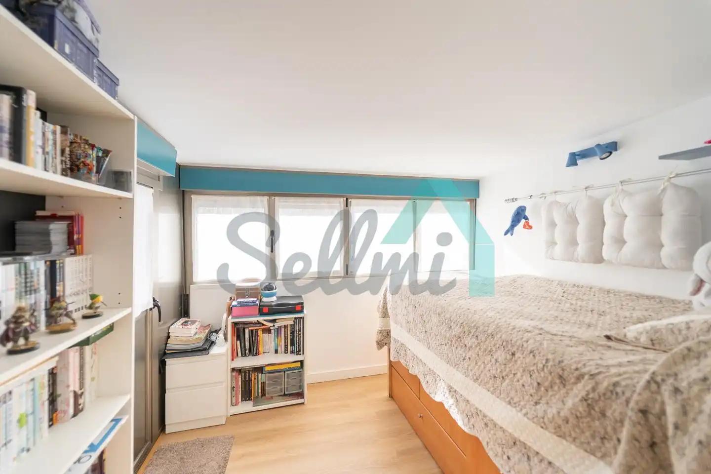 Habitación de Ático en venta en Oviedo  con Calefacción, Parquet y Terraza