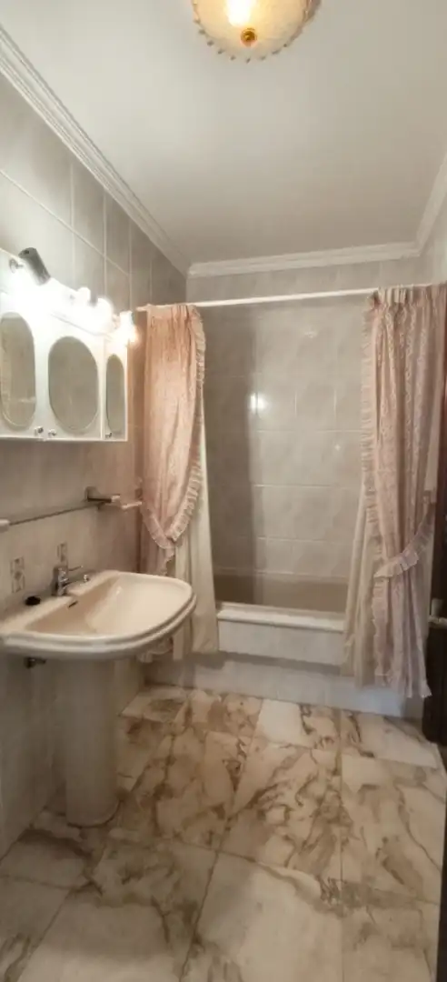 Bathroom of Houses for sale in Cedeira  with Heating, Private garden and Parquet flooring