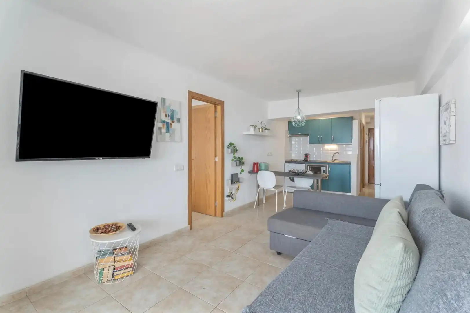 Living room of Flat for sale in Adeje  with Terrace, Swimming Pool and Furnished