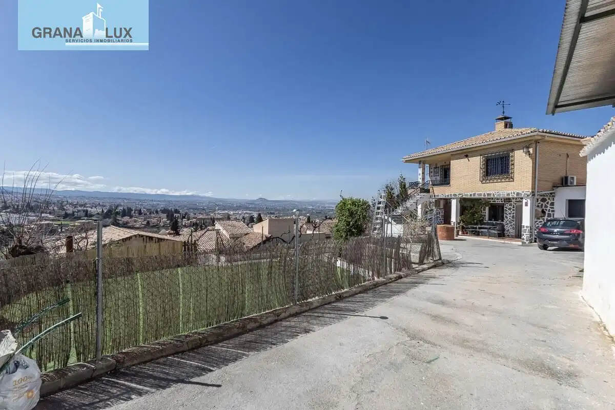 House with garden for sale in Calle del Molinillo