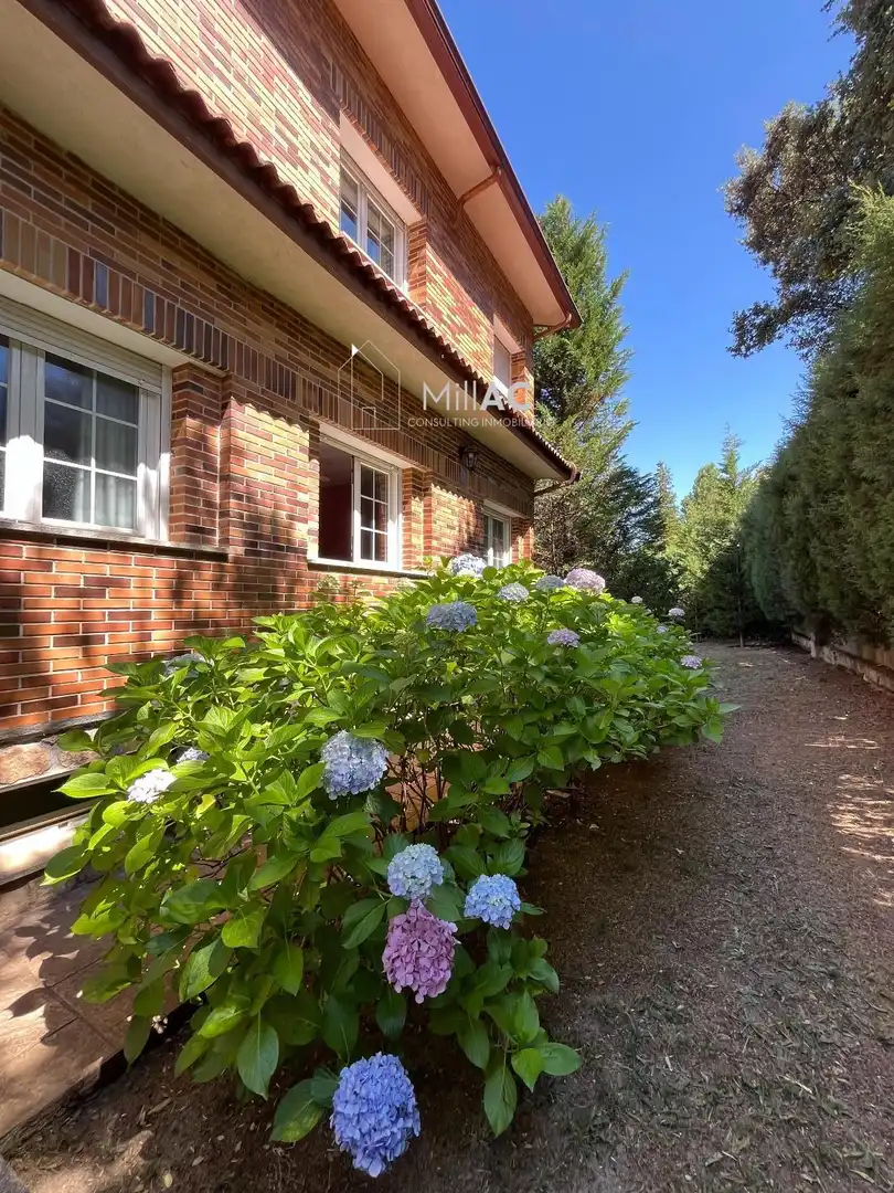 Garden of Houses for sale in El Espinar  with Heating, Private garden and Terrace