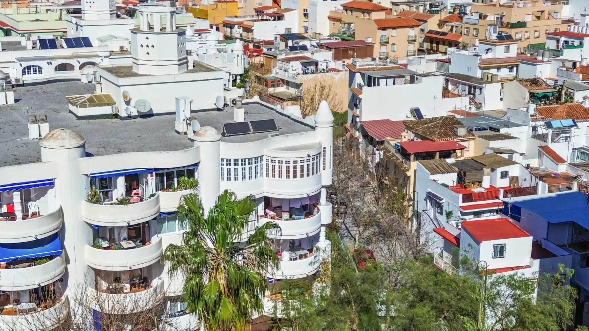 Exterior view of Flat for sale in Mijas  with Air Conditioner, Terrace and Storage room