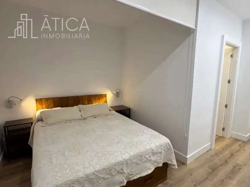 Dormitori de Loft de lloguer en Salamanca amb Calefacció i Moblat