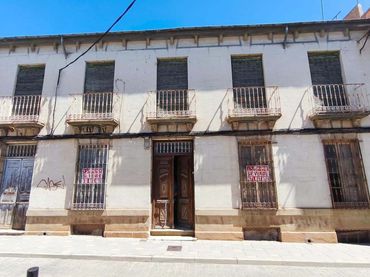 Adosado con balcón en venta en Malagón