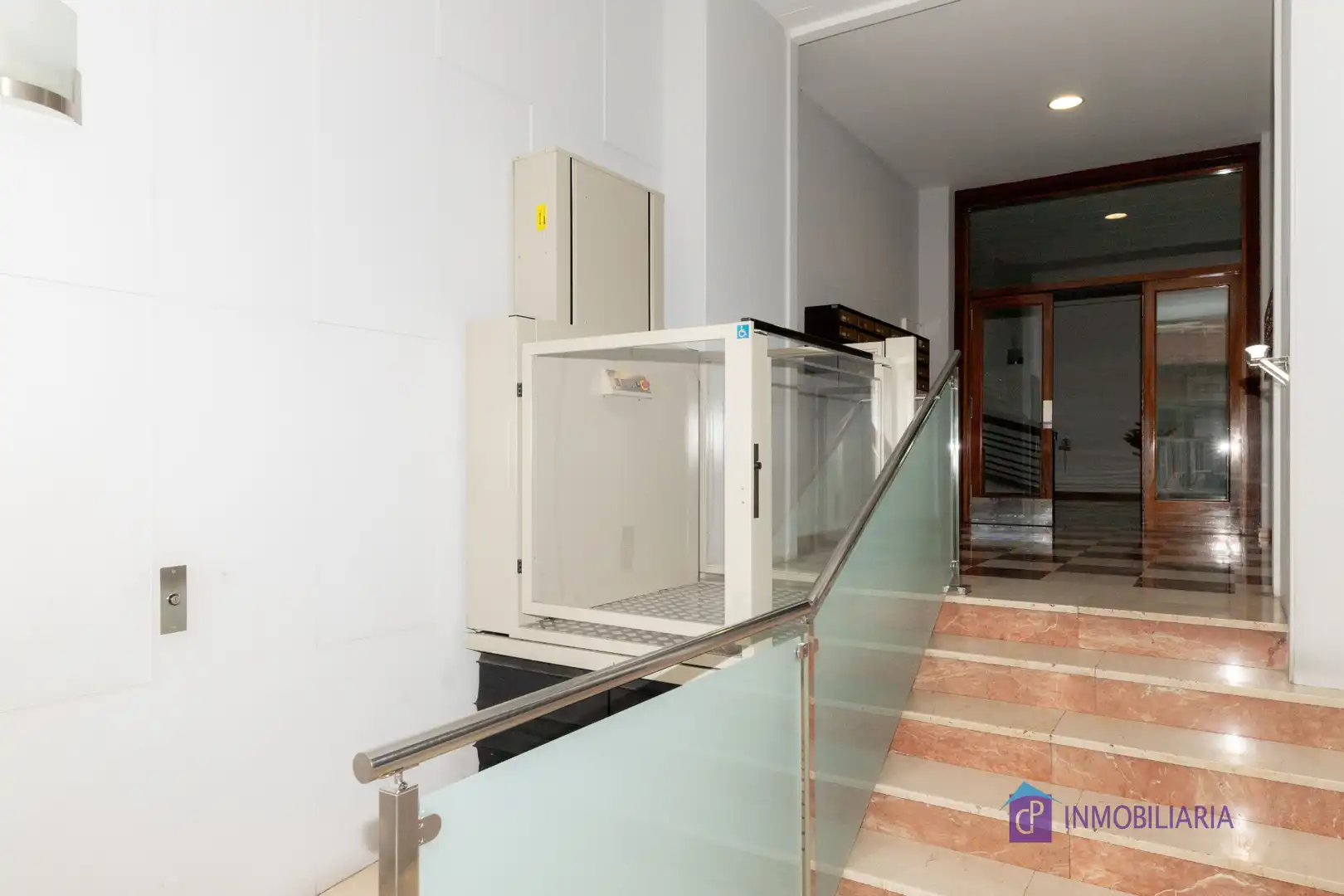 Flat for sale in Zaragoza  with Air Conditioner, Heating and Oven