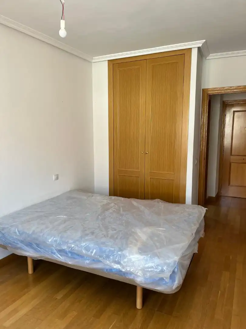 Dormitori de Apartament en venda en Burgos amb Traster