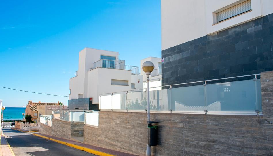 Foto 1 de Casa adosada en venda a Guardamar Playa, Alicante