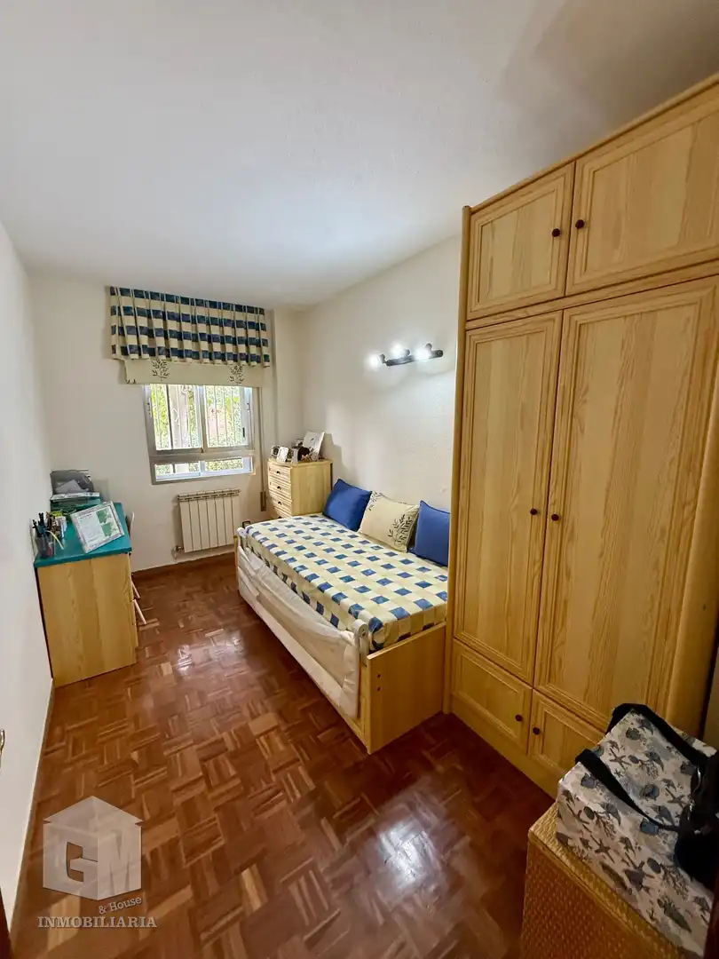 Bedroom of Flat for sale in Ensanche