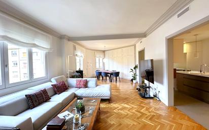 Living room of Flat for sale in  Barcelona Capital  with Air Conditioner