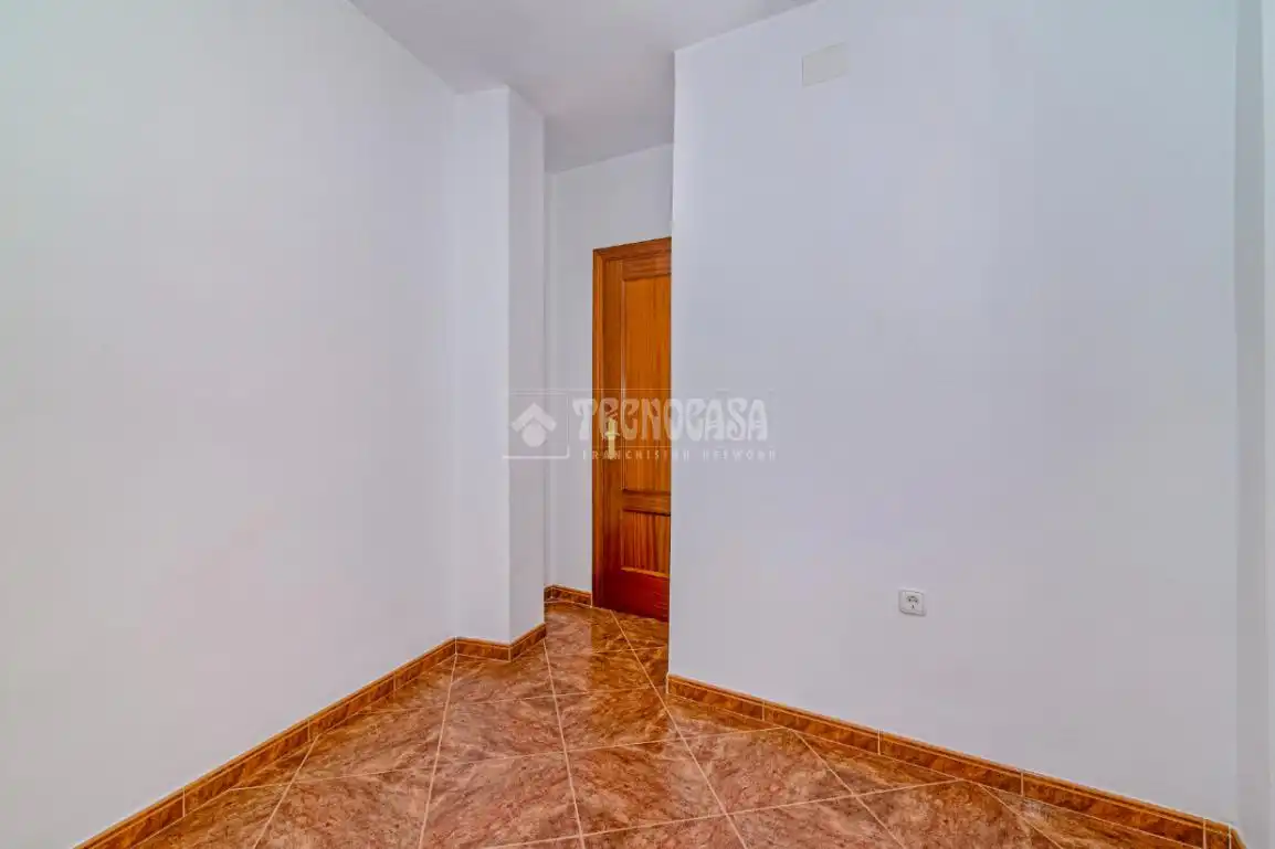 Dormitori de Casa adosada en venda en Loja