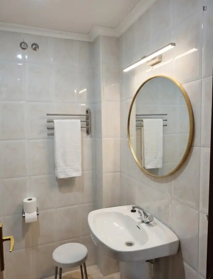 Room in Capuchinos - Glorieta - Ciudad Jardín