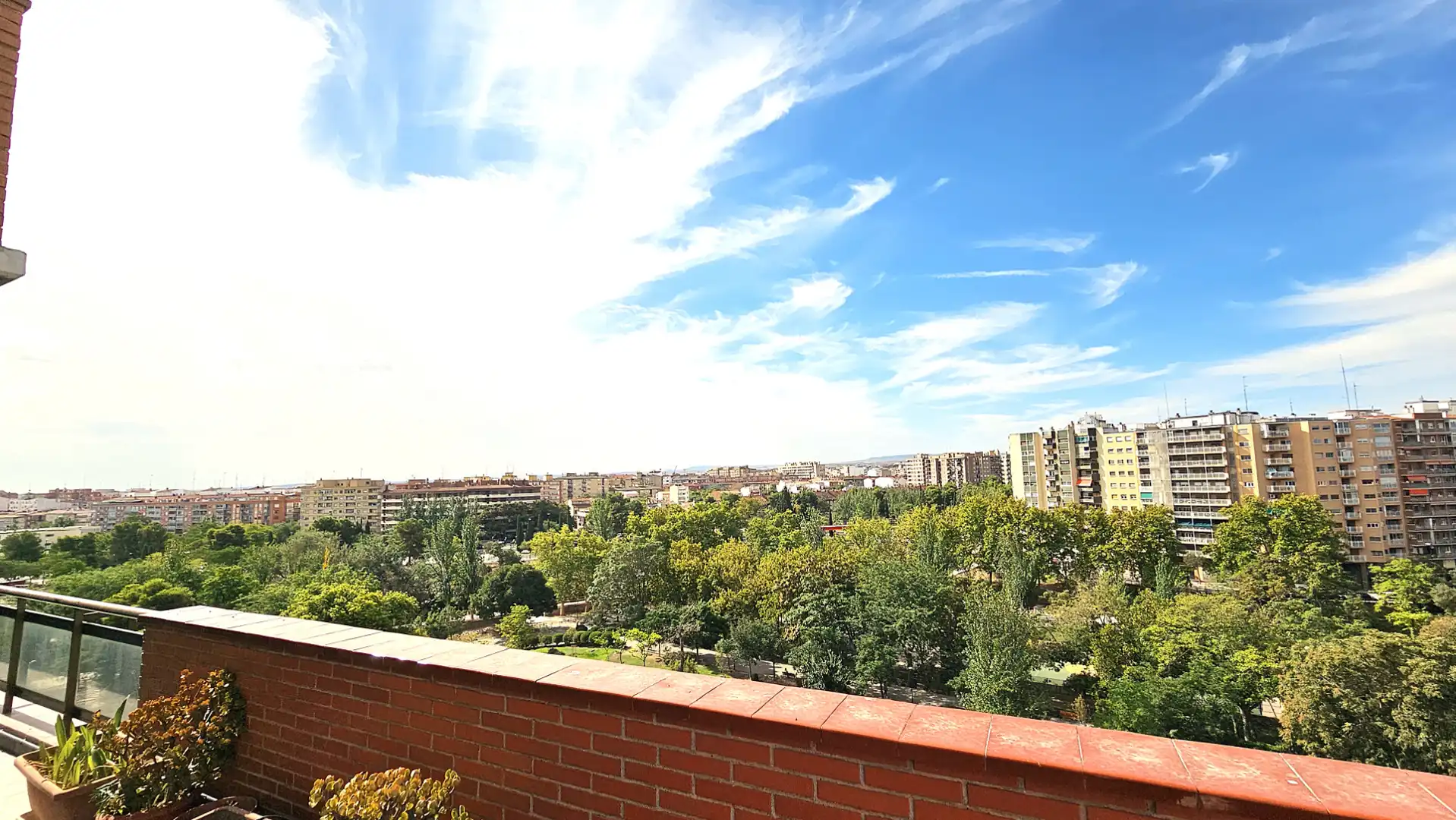 Vista exterior de Piso en venta en Zaragoza con Aire acondicionado, Calefacción y Terraza