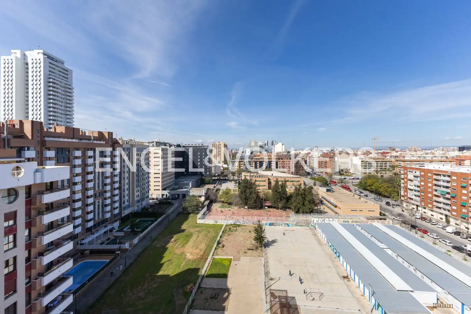 Außenansicht von Wohnung zum Verkauf in Valencia mit Klimaanlage, Heizung und Terrasse