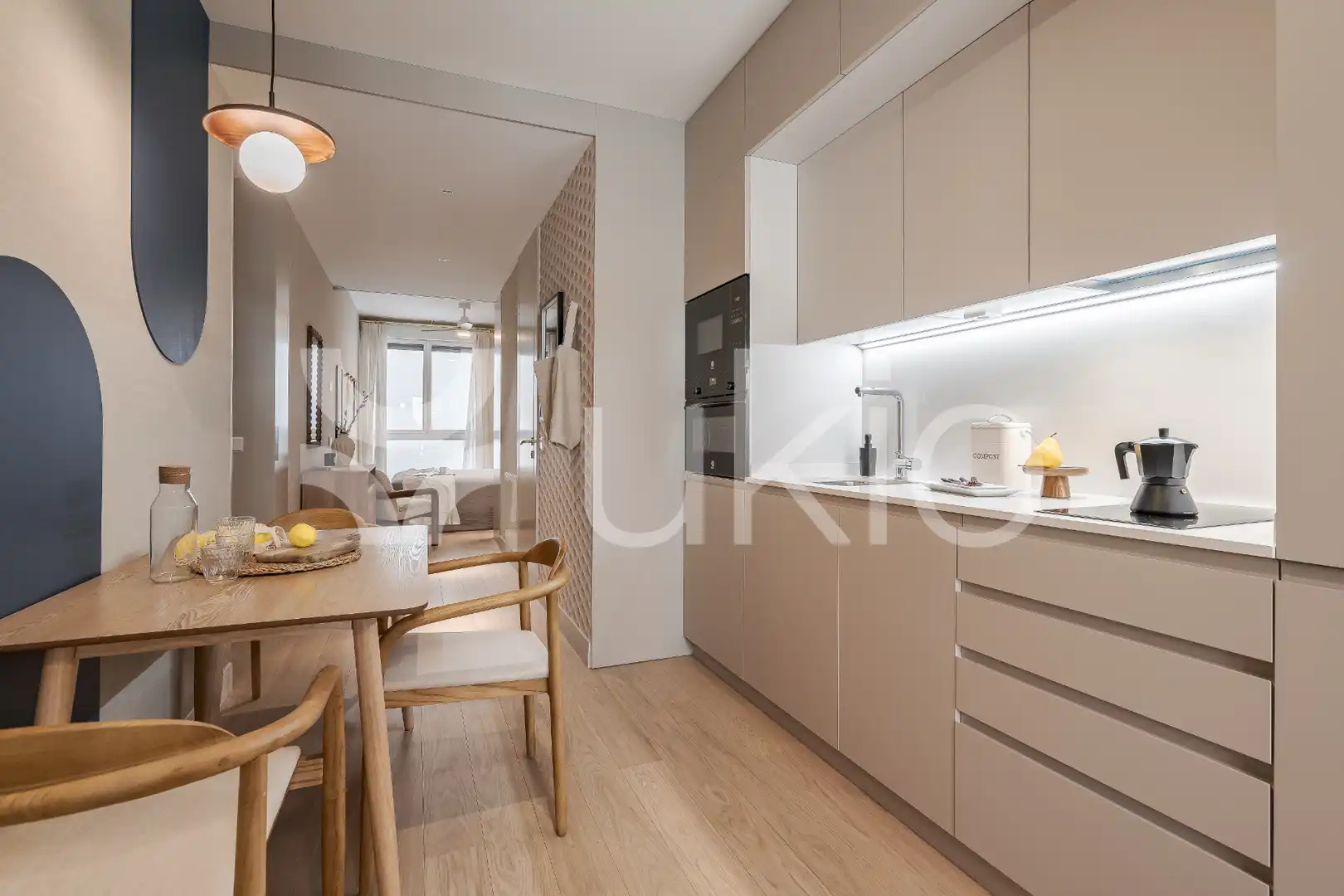 Cuina de Apartament de lloguer en Madrid amb Calefacció, Moblat i Forn