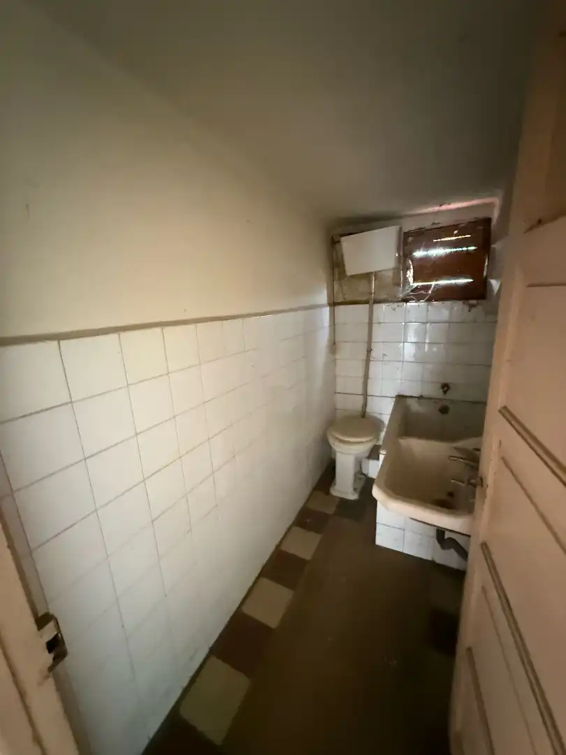 Bany de Casa o xalet en venda en Oviedo  amb Jardí privat