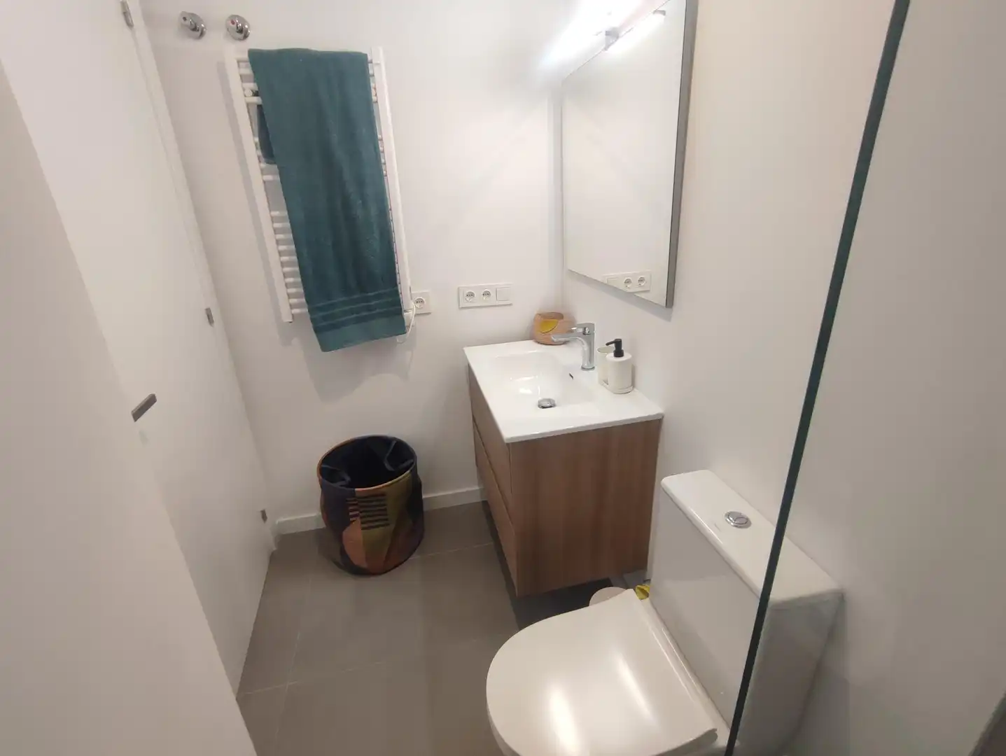 Baño de Dúplex de alquiler en Palamós con Aire acondicionado, Terraza y Amueblado