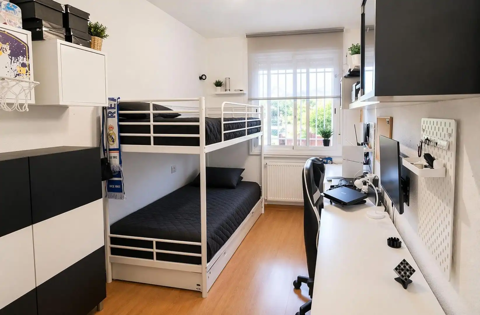 Habitación de Piso en venta en Las Rozas de Madrid con Calefacción, Terraza y Piscina comunitaria
