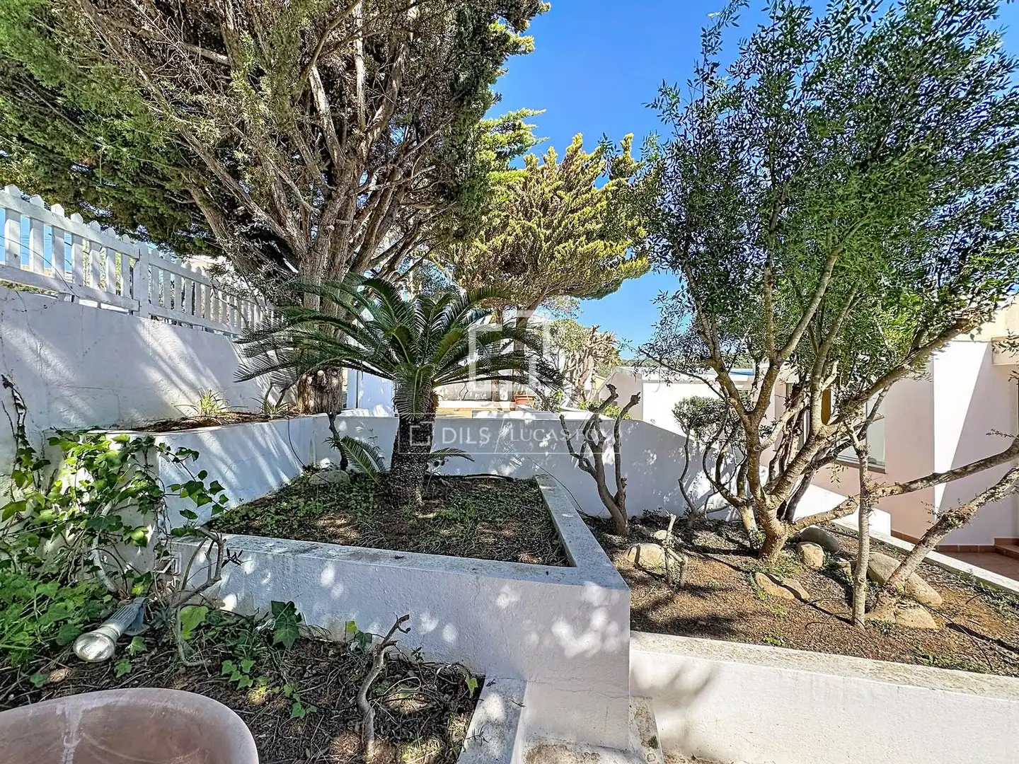 Vista exterior de Casa o xalet en venda en Maó - Mahón amb Aire condicionat, Jardí privat i Terrassa