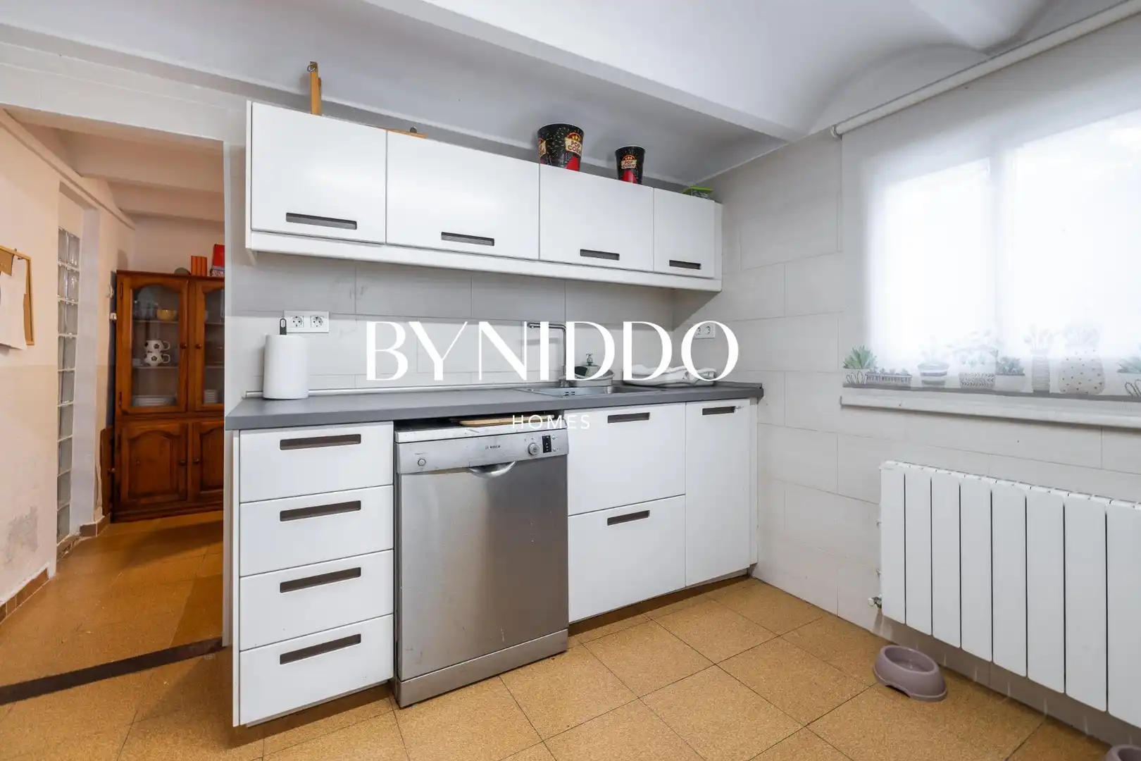 Cuina de Casa o xalet en venda en Sant Cugat del Vallès amb Aire condicionat, Calefacció i Jardí privat