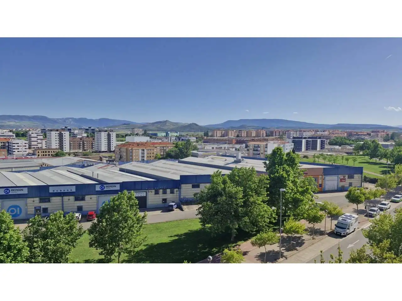 Vista exterior de Pis en venda en  Logroño amb Calefacció, Parquet i Traster
