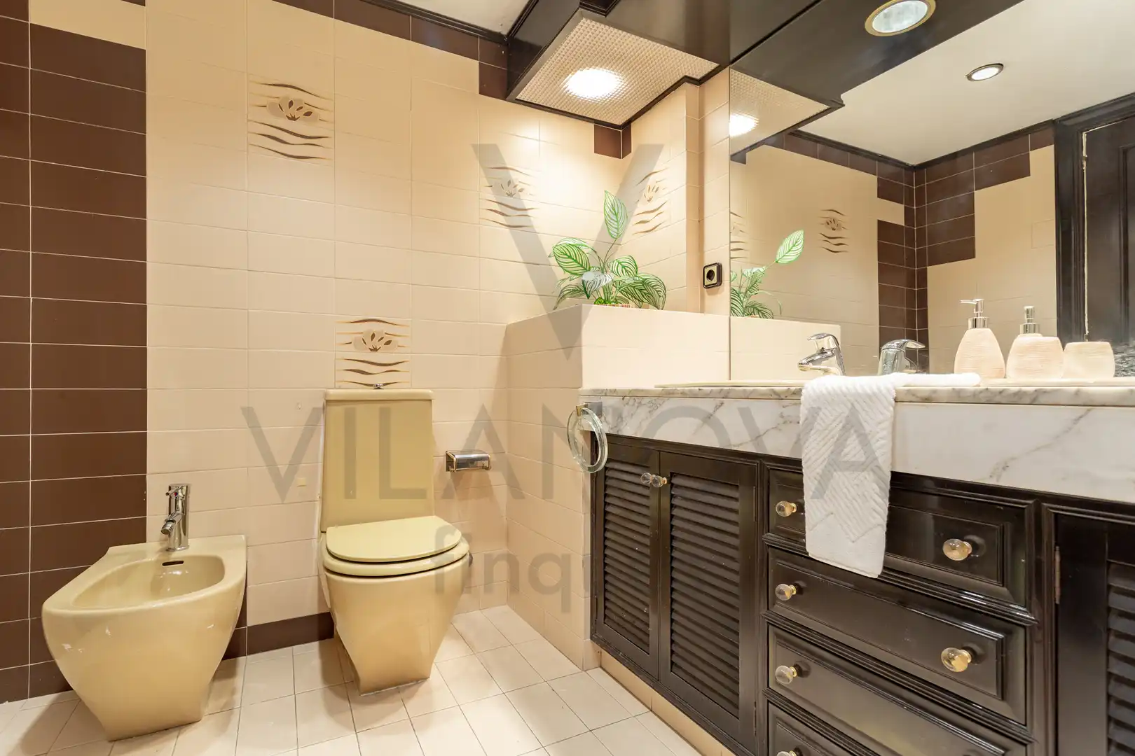 Baño de Piso en venta en Reus con Calefacción, Terraza y Balcón