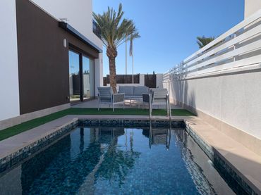 Villa con balcone in vendita a Calle Calle Irlanda