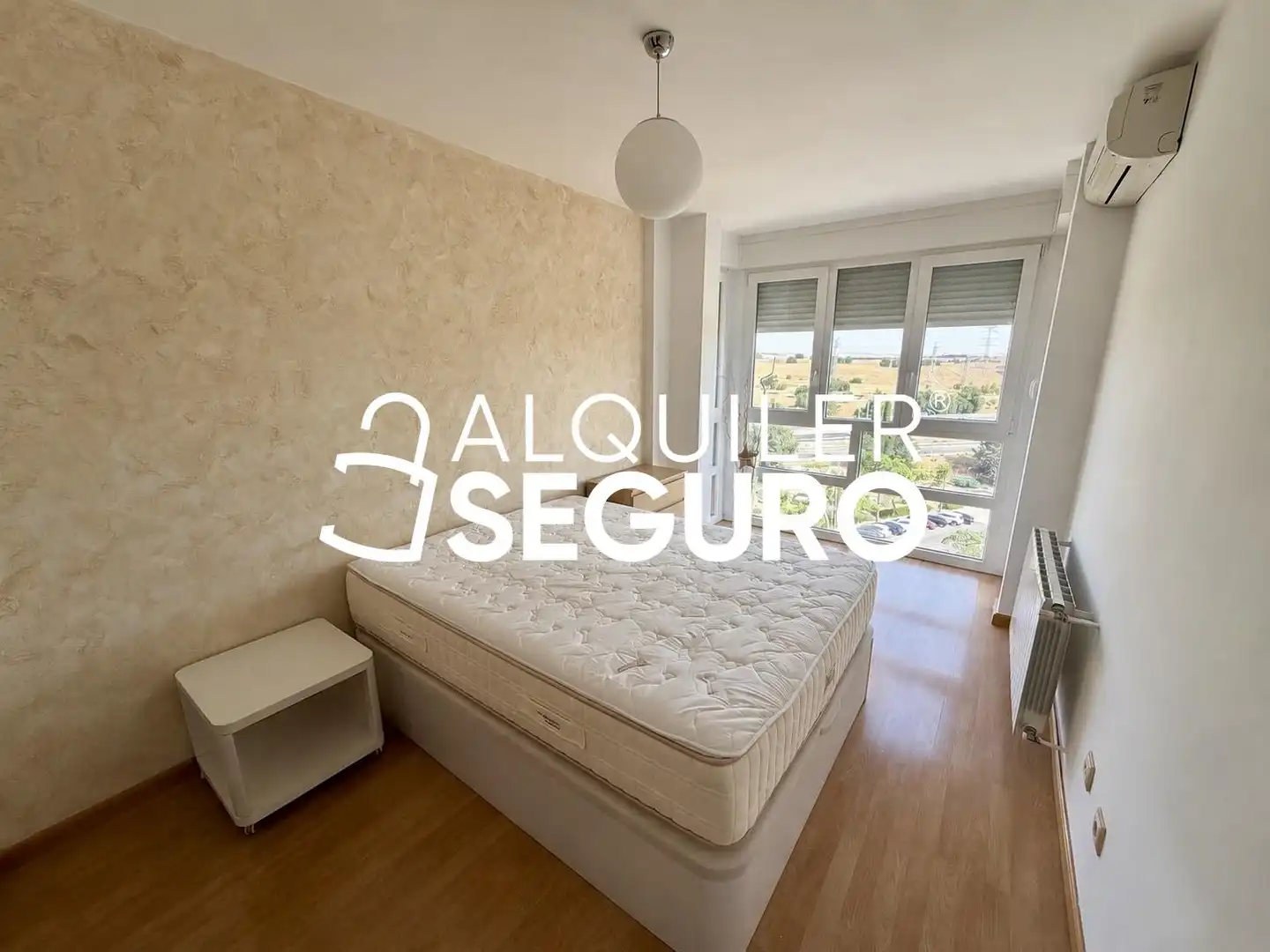 Habitación de Piso de alquiler en Madrid con Aire acondicionado, Calefacción y Piscina