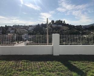 Vista exterior de Pis de lloguer en Mijas amb Aire condicionat, Calefacció i Jardí privat