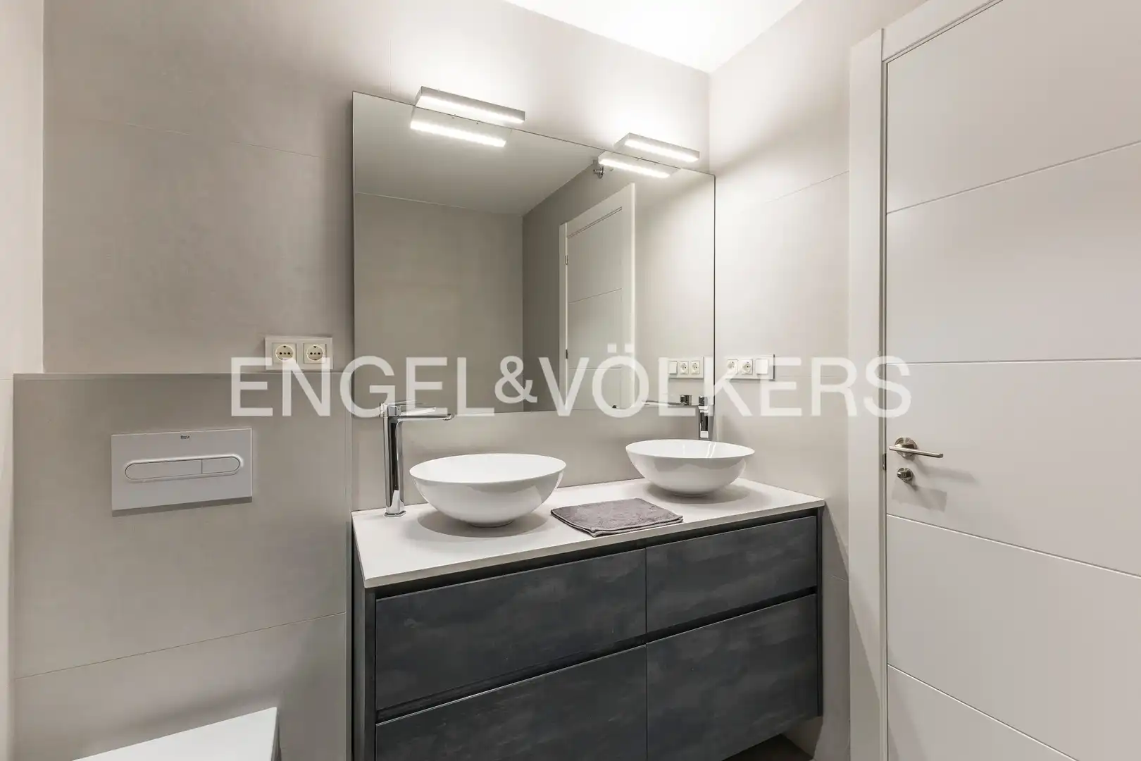 Flat for sale in Avenida de Pío XII, Castilla