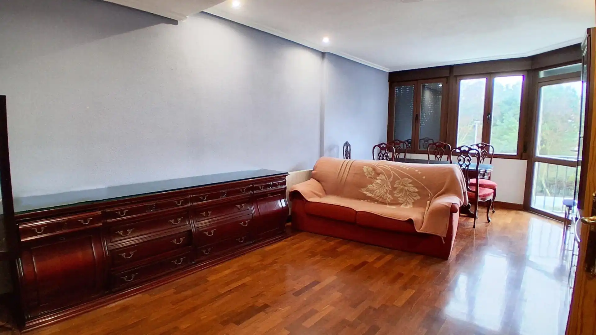 Wohnzimmer von Einfamilien-Reihenhaus zum Verkauf in Cabrerizos mit Heizung, Abstellraum und Schwimmbad
