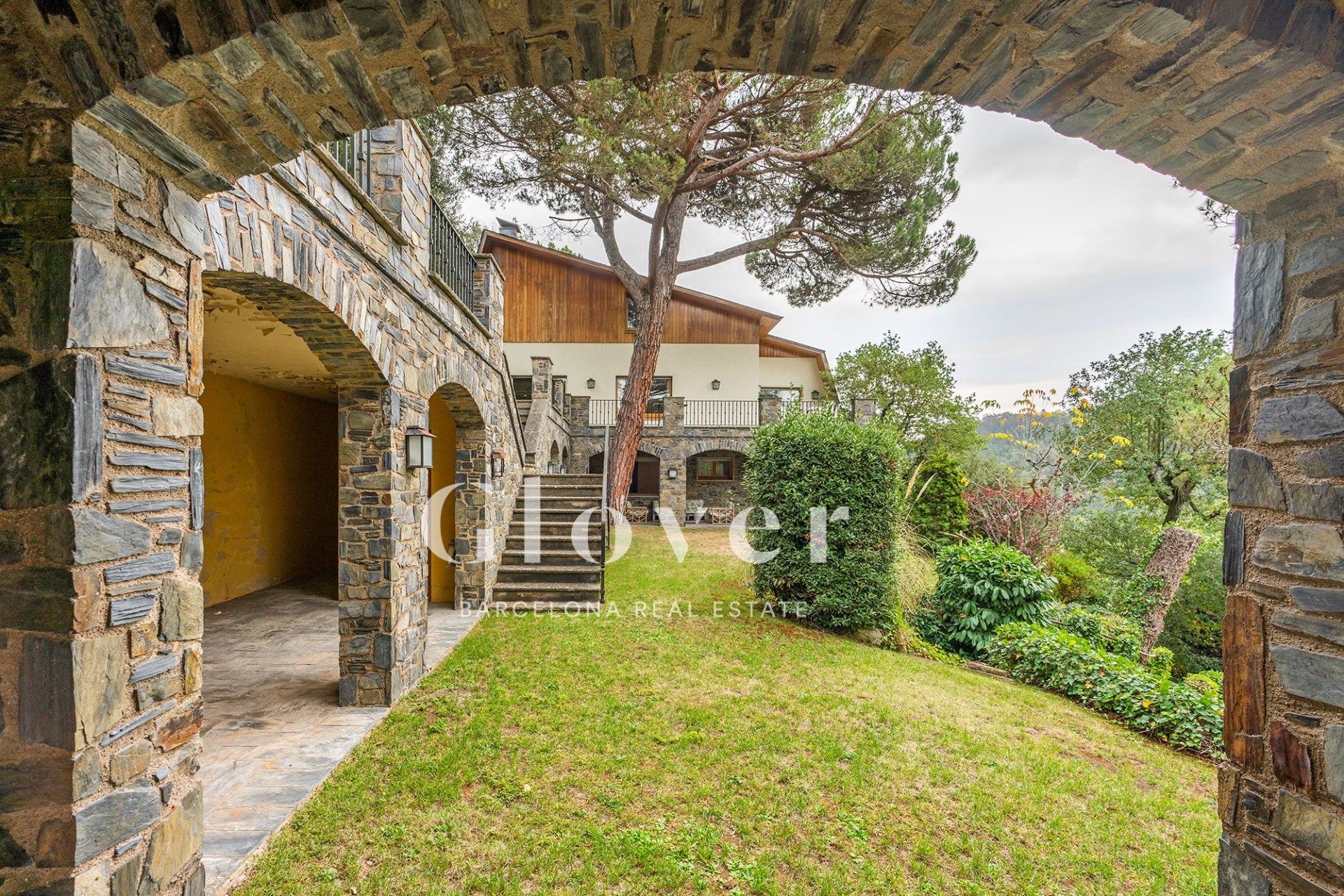 Vista exterior de Casa o xalet en venda en Sant Quirze Safaja amb Aire condicionat, Calefacció i Terrassa