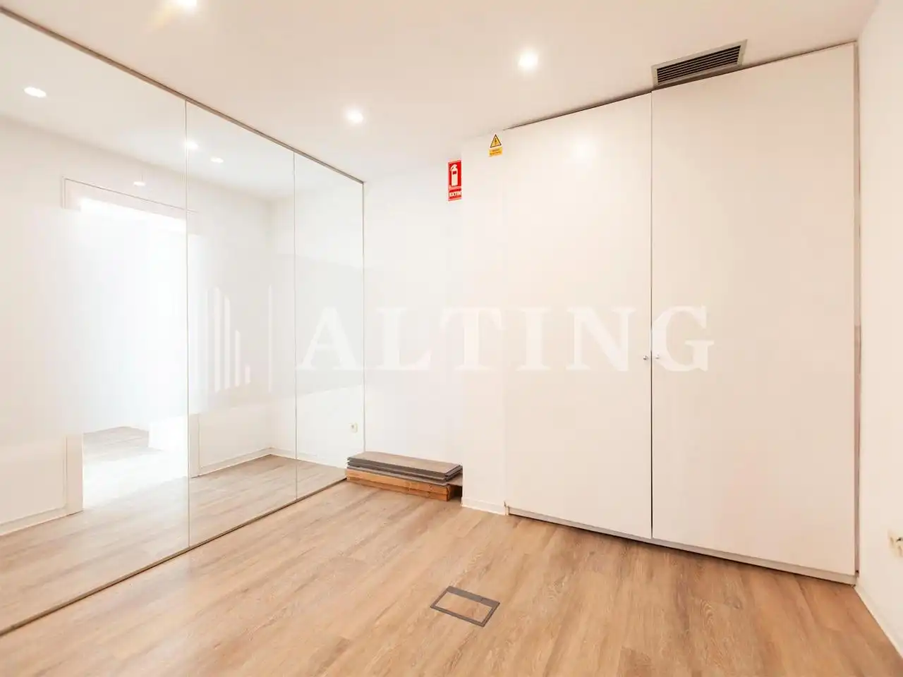 Office space with lift to rent in Catalunya, imagen 4
