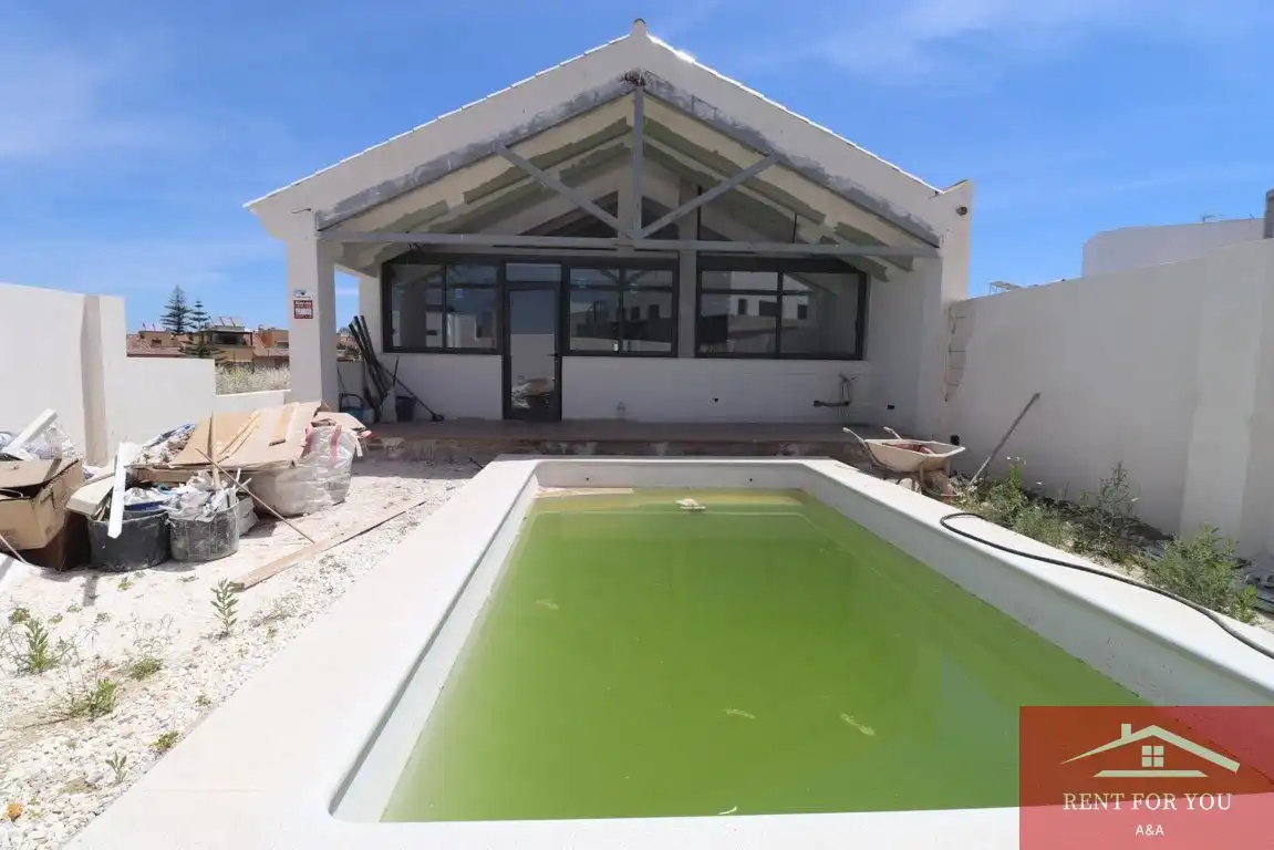 Schwimmbecken von Haus oder Chalet zum Verkauf in Alhaurín de la Torre mit Privatgarten, Terrasse und Schwimmbad