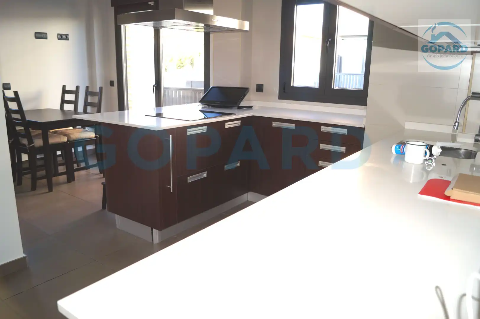 Cocina de Casa adosada de alquiler en Villanueva de la Cañada con Aire acondicionado, Calefacción y Jardín privado