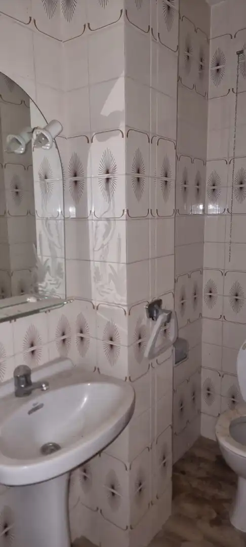 Bany de Pis en venda en Yecla amb Terrassa i Balcó